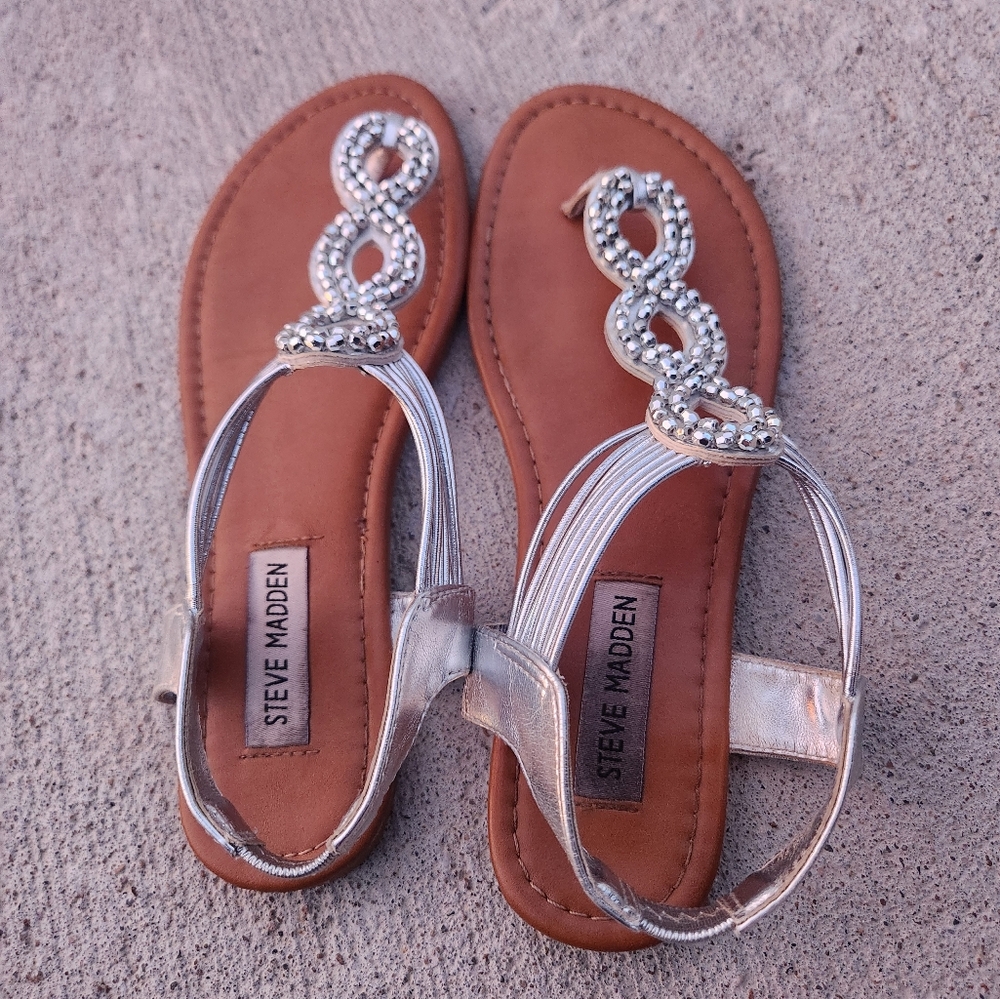 Steve Madden girl's silver flat sandals size 4